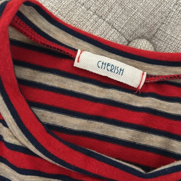 Boutique brand long top. Slightly longer in back - Picture 2 of 3